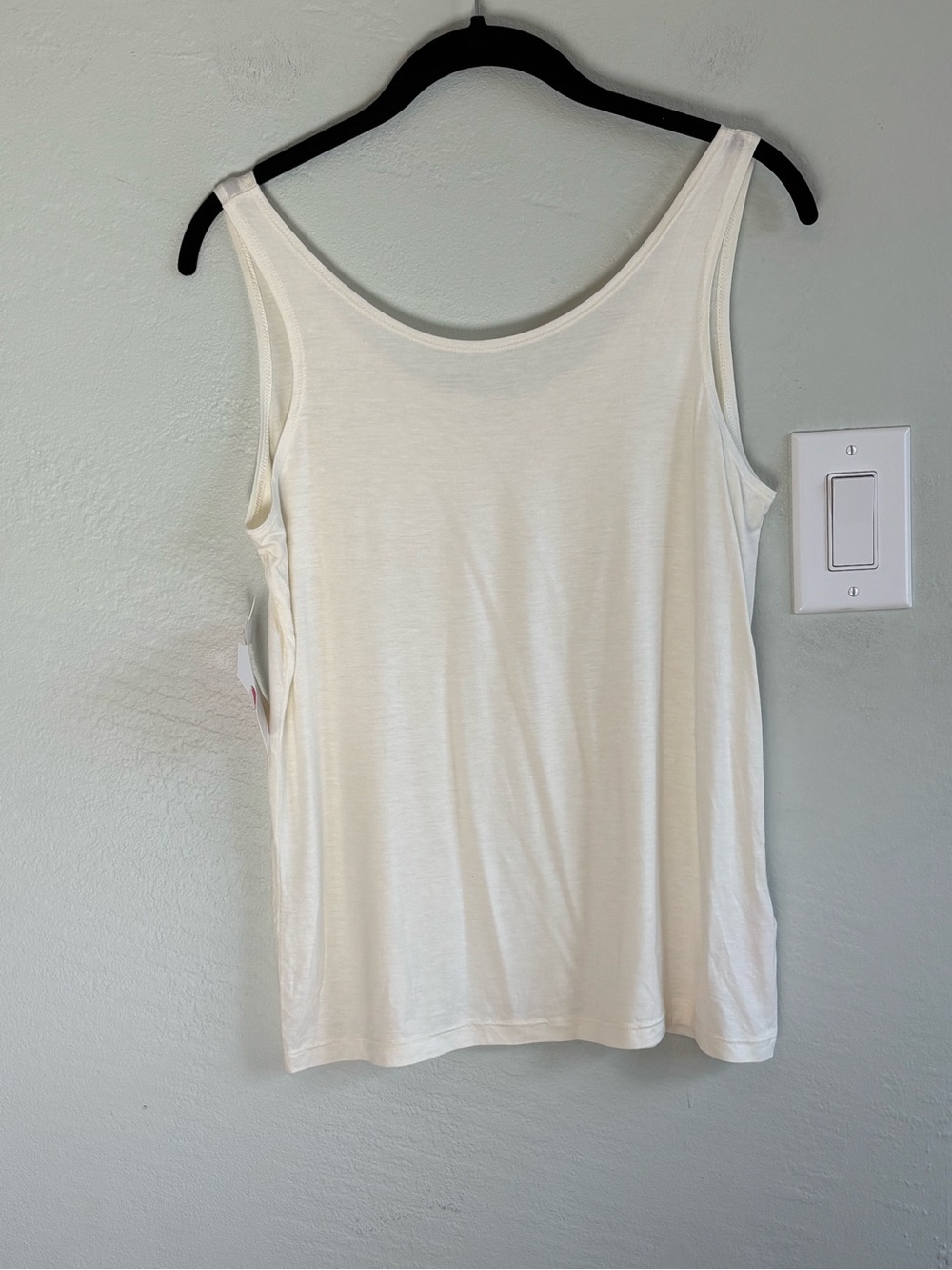 Bundle 2/$30! NEW Women's Cream Scoop Neck Slip Tank L